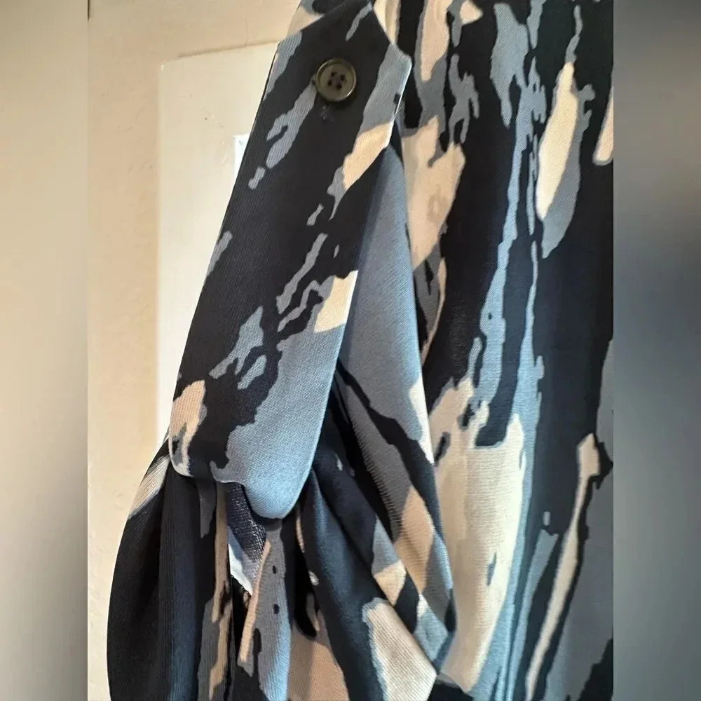 BCBGMaxAzaria Blue Print Dress. Size S. - Picture 5 of 9